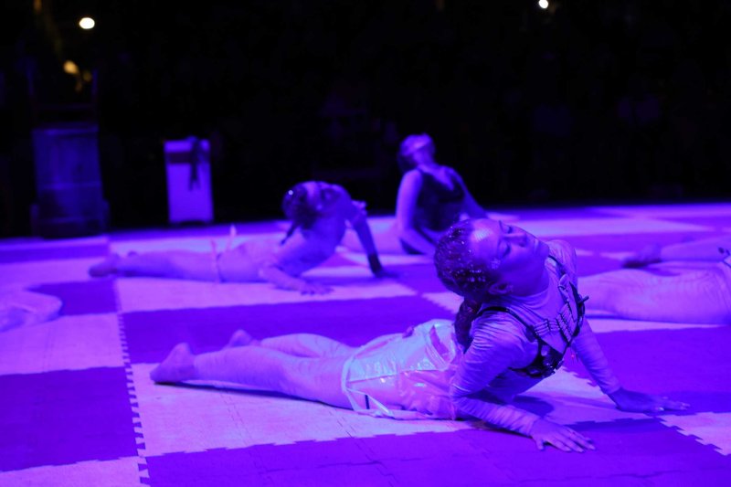 Y los mares sucumben ante la acción depredadora y el egoísmo de la humanidad en los Escacs Vivents de Xàbia  Y los mares sucumben ante la acción depredadora y el egoísmo de la humanidad en los Escacs Vivents de Xàbia